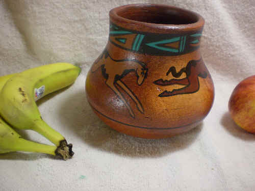 Mexican pot of horse motif signed by the artist R.