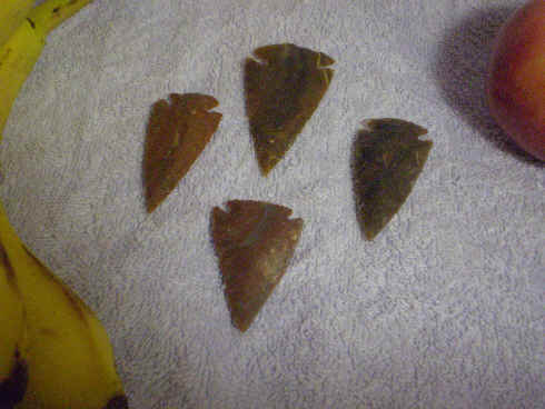 Chipped stone arrowheads, approximately 2<SUP>1</S